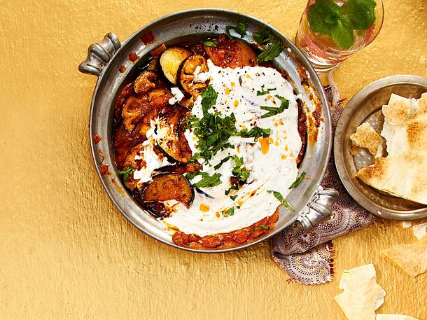 Borani Badejan (Gebratene Auberginen in Tomatensoße) Borani Badejan (Gebratene Auberginen in Tomatensoße)