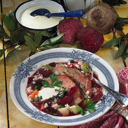 Borschtsch mit Graupen Rezept Borschtsch mit Graupen Rezept