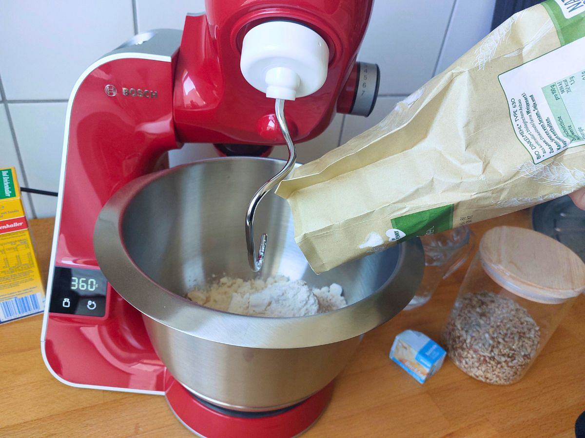 Bosch MUM5 Test Mehl wiegen