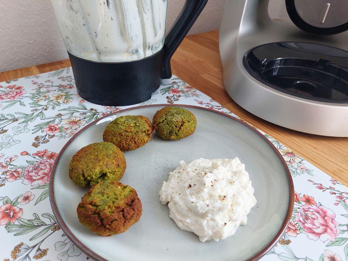 Bosch MUMS6 Falafel aus dem Fleischwolf und Dip aus dem Mixer Bosch MUMS6 Falafel aus dem Fleischwolf und Dip aus dem Mixer