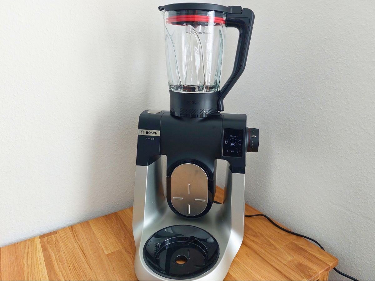 Bosch MUMS6 mit Mixer-Aufsatz Bosch MUMS6 mit Mixer-Aufsatz