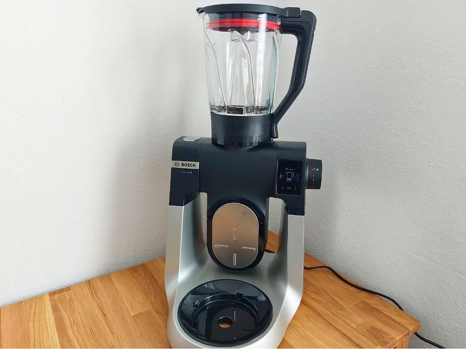 Bosch MUMS6 mit Mixer-Aufsatz Bosch MUMS6 mit Mixer-Aufsatz
