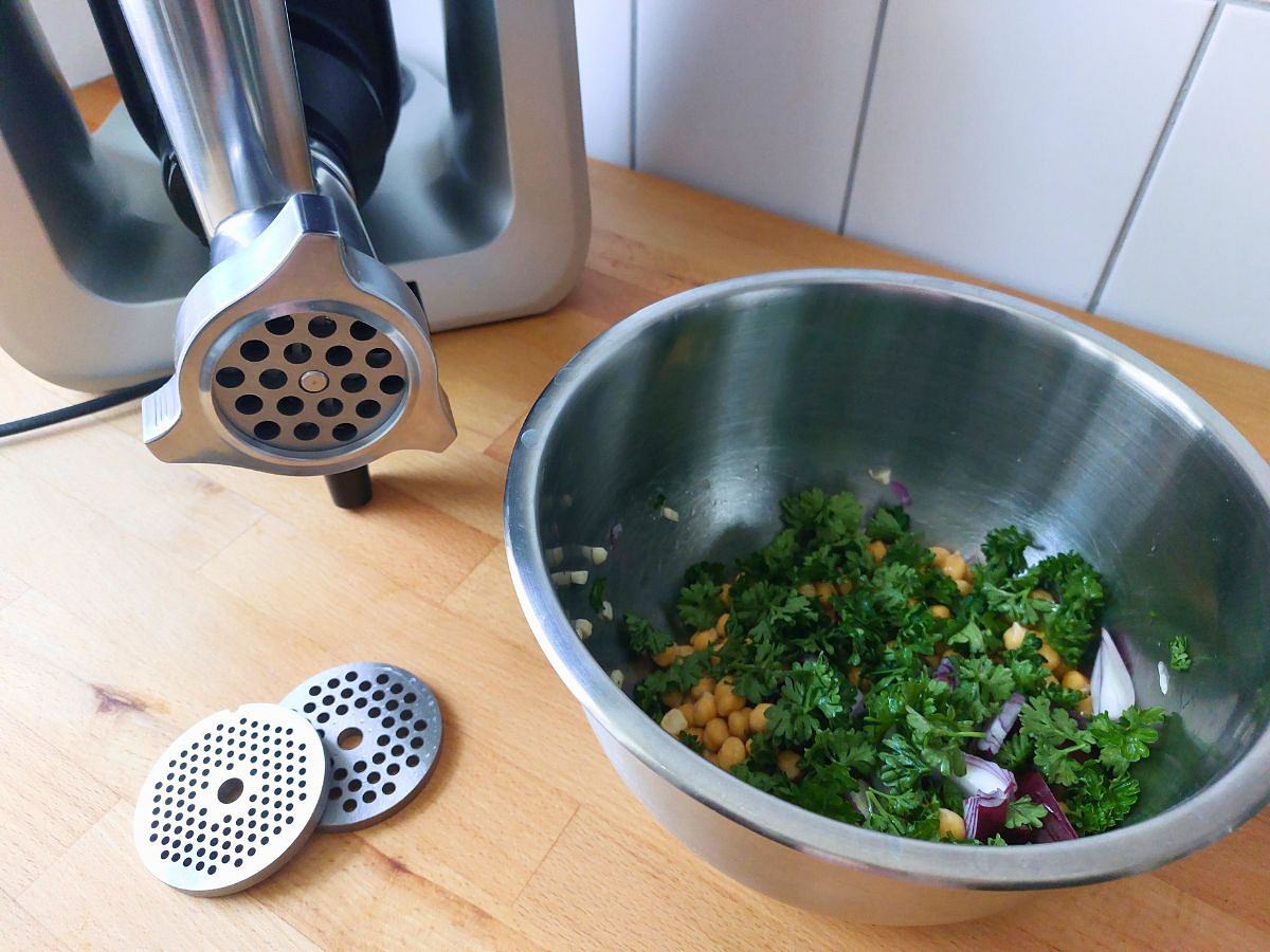 Bosch MUMS6 Zutaten für Falafel und Fleischwolf mit Lochscheiben Bosch MUMS6 Zutaten für Falafel und Fleischwolf mit Lochscheiben