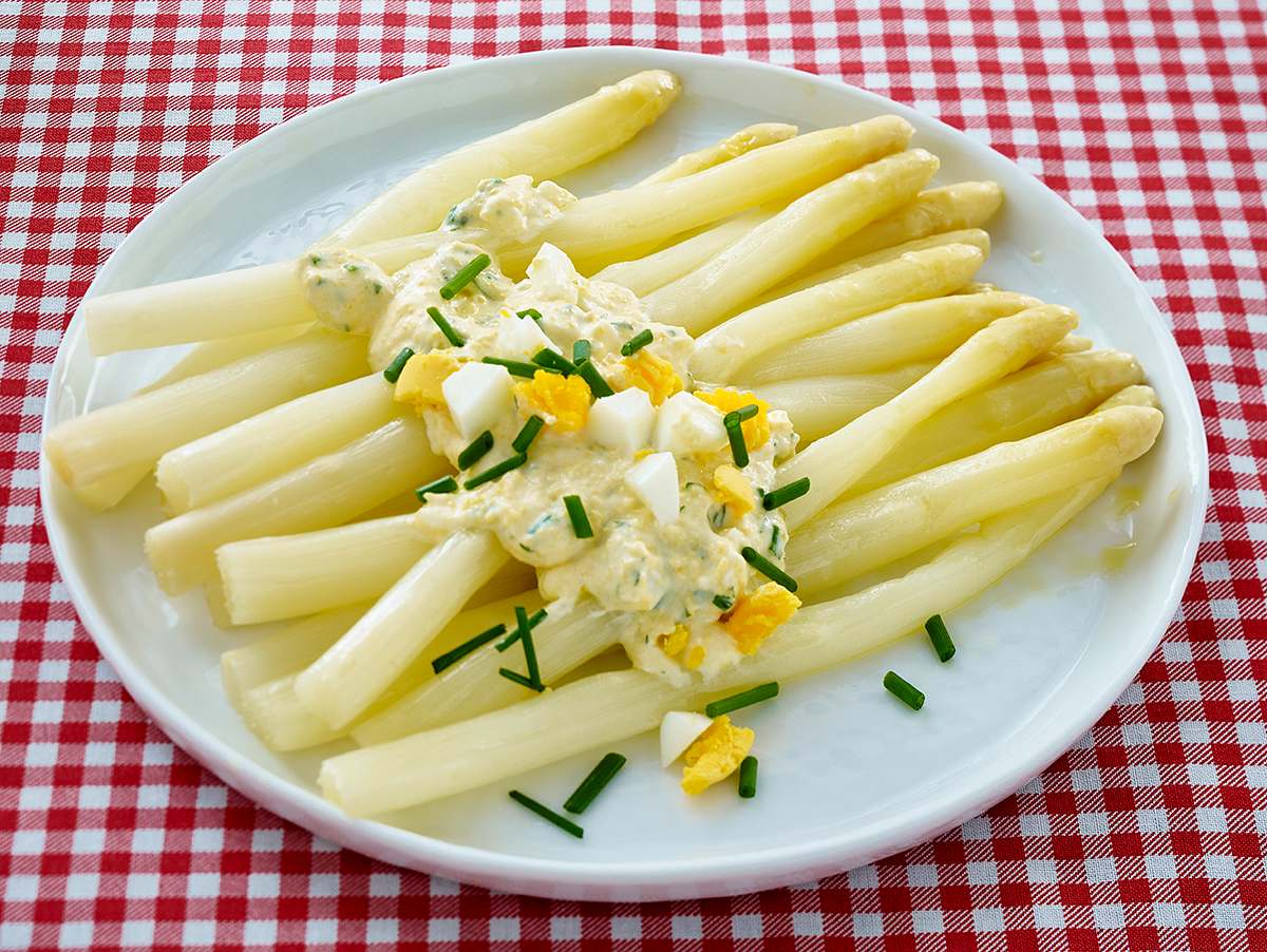 Bozner Soße zu weißem Spargel