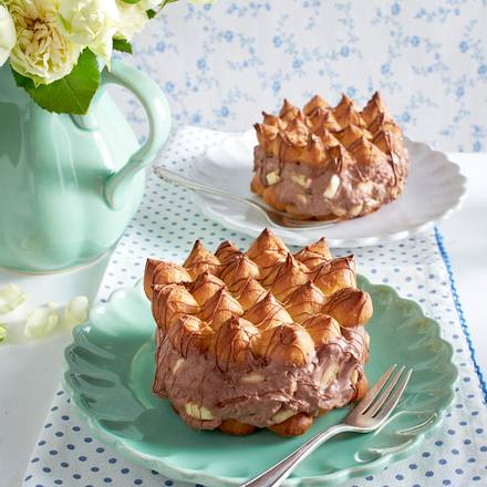 Brandteigküchlein mit Schoko-Bananencreme Rezept Brandteigküchlein mit Schoko-Bananencreme Rezept
