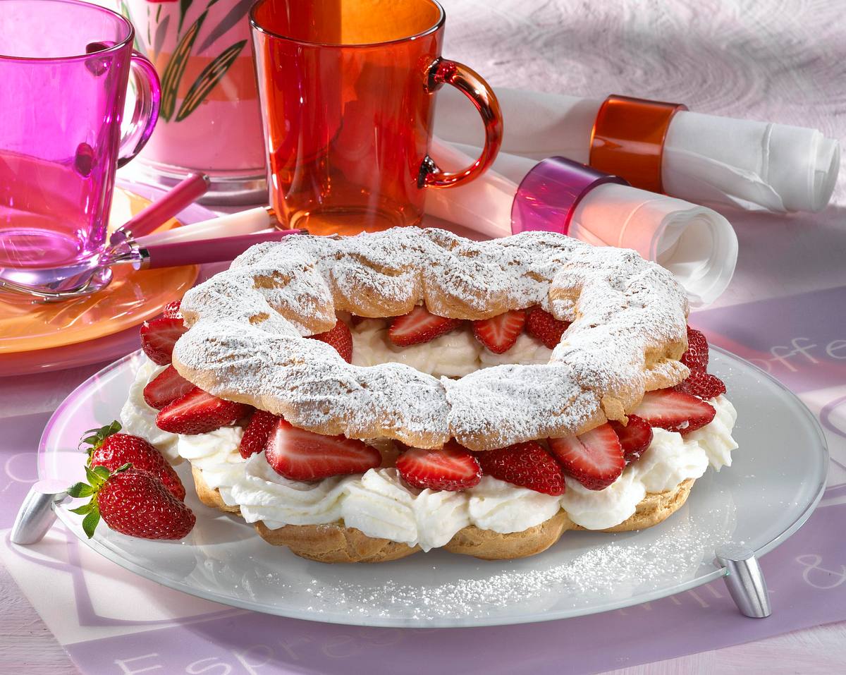 Brandteigring mit Erdbeeren Rezept