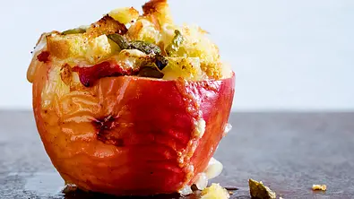 Bratapfel Käseschmankerl Rezept - Foto: LECKER @ Bauer Media Group