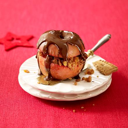 Bratapfel mit Spekulatius und Soft Aprikosen Rezept Bratapfel mit Spekulatius und Soft Aprikosen Rezept