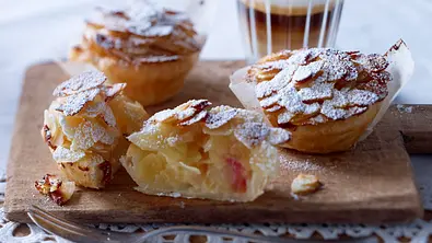 Bratapfel-Nata Rezept - Foto: LECKER @ Bauer Media Group