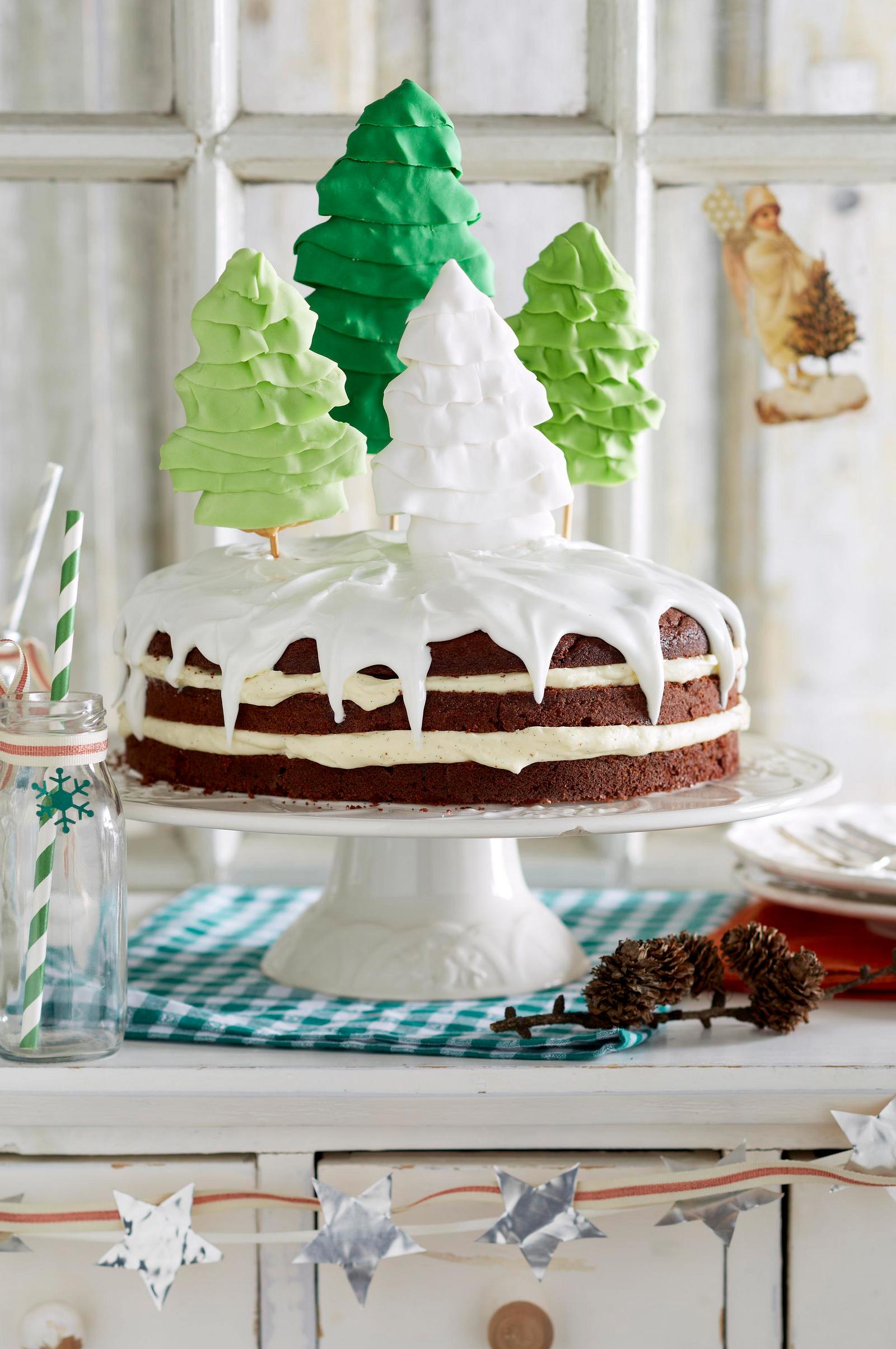 Bratapfeltorte mit Tannenkeksen Rezept | LECKER