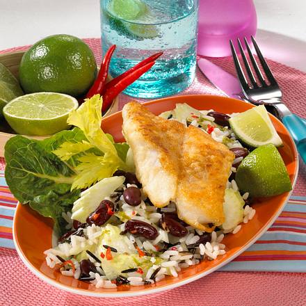 Bratfisch auf Bohnen-Reis-Salat Rezept Bratfisch auf Bohnen-Reis-Salat Rezept