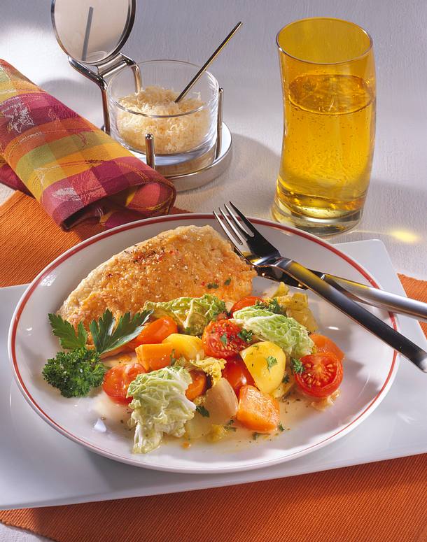 Bratfisch mit Chinakohl-Gemüse Rezept | LECKER