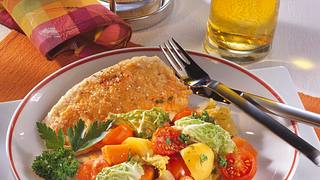 Bratfisch mit Chinakohl-Gemüse Rezept - Foto: House of Food / Bauer Food Experts KG