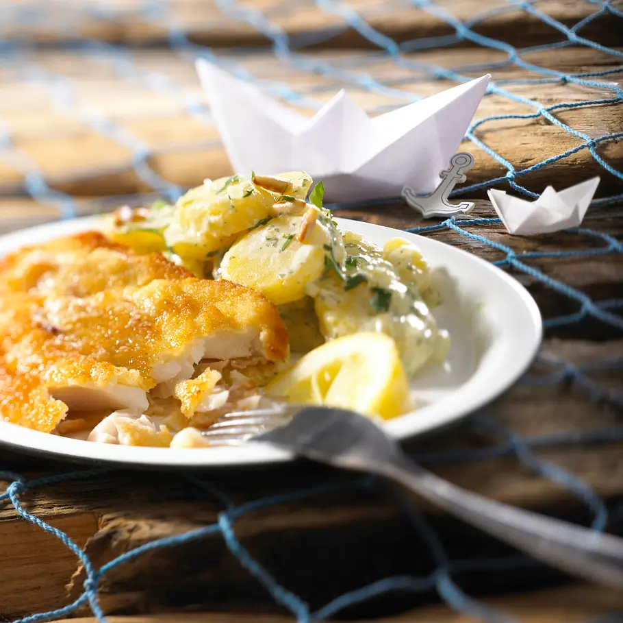 Bratfisch mit Kartoffelsalat Rezept Bratfisch mit Kartoffelsalat Rezept