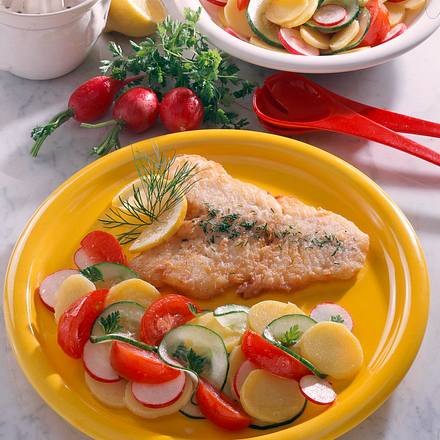 Bratfisch mit Kartoffelsalat Rezept Bratfisch mit Kartoffelsalat Rezept