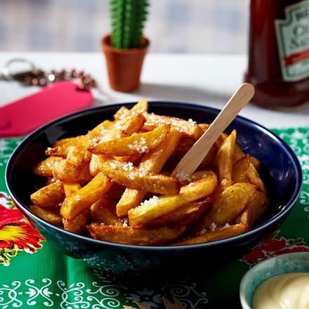 Brathähnchen mit selbstgemachten Pommes und Kopfsalat Rezept Brathähnchen mit selbstgemachten Pommes und Kopfsalat Rezept