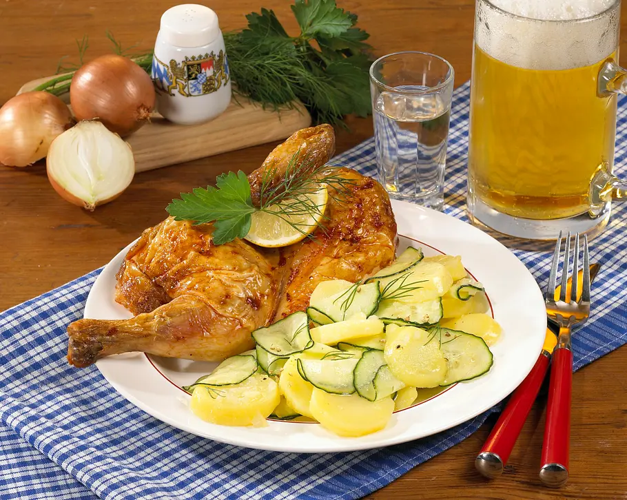 Brathähnchen mit Gurken-Kartoffel-Salat Rezept