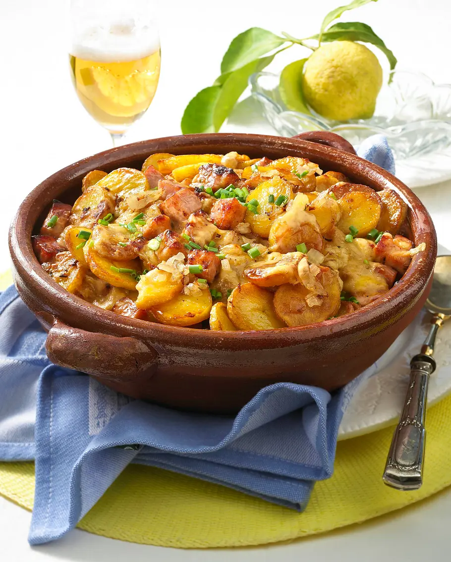 Bratkartoffel-Auflauf mit Kasseler Rezept Bratkartoffel-Auflauf mit Kasseler Rezept