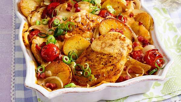 Bratkartoffel-Hähnchen-Auflauf - Foto: House of Food / Bauer Food Experts KG
