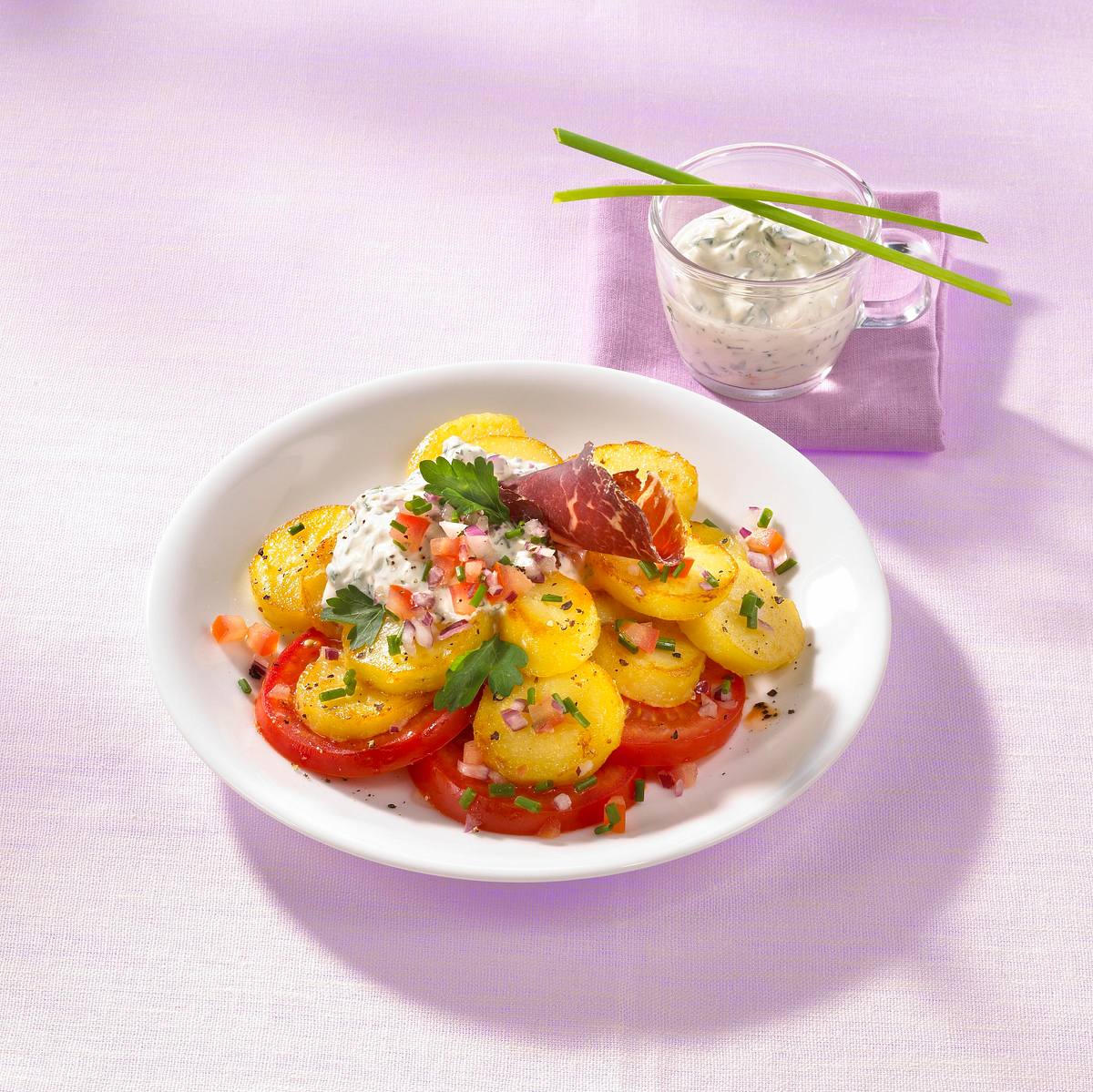 Bratkartoffeln mit Kräuterdip Rezept