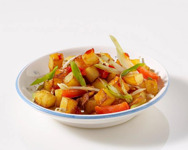 Bratkartoffeln mit Sprossen und Asiasoße Rezept Bratkartoffeln mit Sprossen und Asiasoße Rezept
