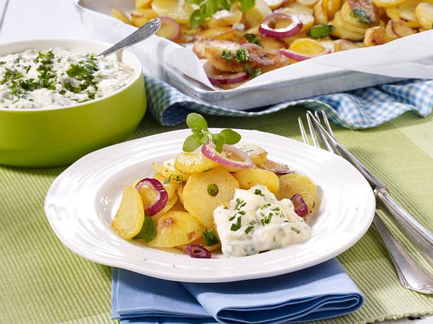 Bratkartoffeln vom Blech mit leichter Remoulade Rezept