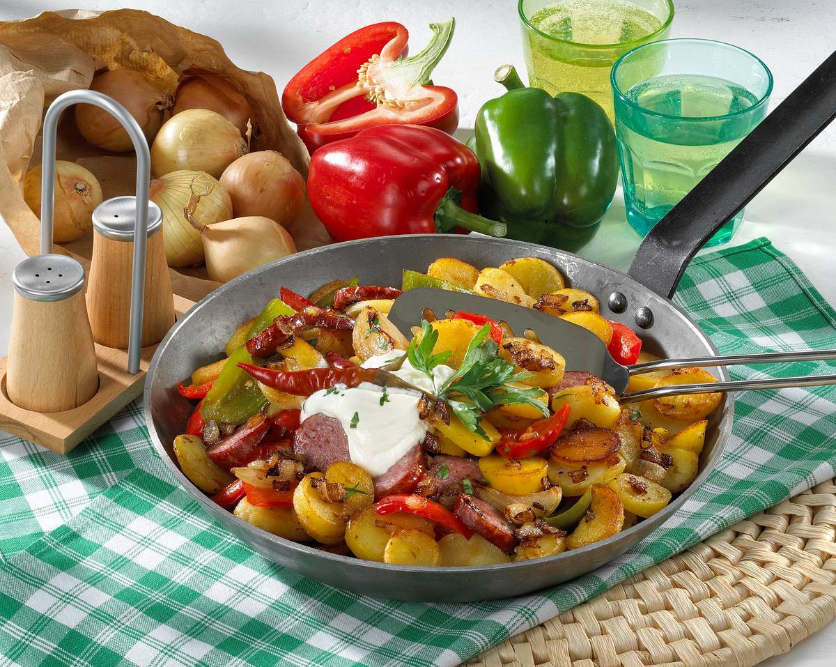 Bratkartoffelpfanne mit Wurst Rezept