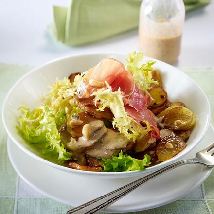 Bratkartoffelsalat mit Schinken und Buttermilchdressing Rezept Bratkartoffelsalat mit Schinken und Buttermilchdressing Rezept
