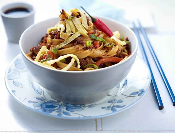 Bratnudeln mit Hackfleisch Rezept Bratnudeln mit Hackfleisch Rezept