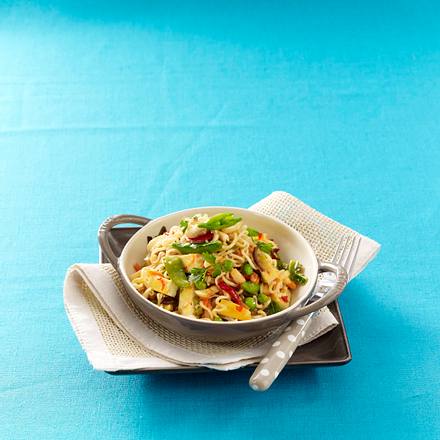 Bratnudeln mit Tofu und Gemüse aus dem Wok Rezept Bratnudeln mit Tofu und Gemüse aus dem Wok Rezept