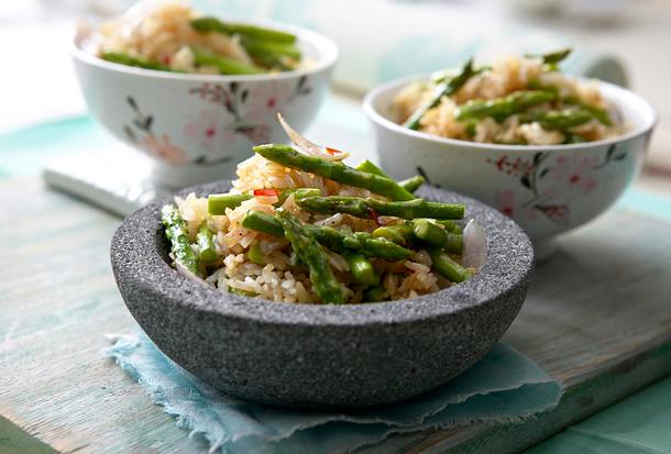 Bratreis mit grünem Thaispargel Rezept Bratreis mit grünem Thaispargel Rezept