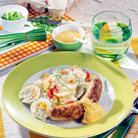 Bratwürstchen mit Kartoffel-Salat Rezept Bratwürstchen mit Kartoffel-Salat Rezept