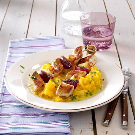 Bratwurstspieße zu Möhren-Kartoffel-Püree Rezept Bratwurstspieße zu Möhren-Kartoffel-Püree Rezept