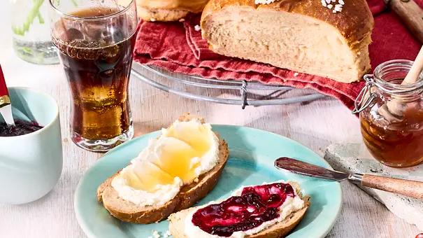 Brause-Brot mit Cola  Rezept - Foto: LECKER @ Bauer Media Group