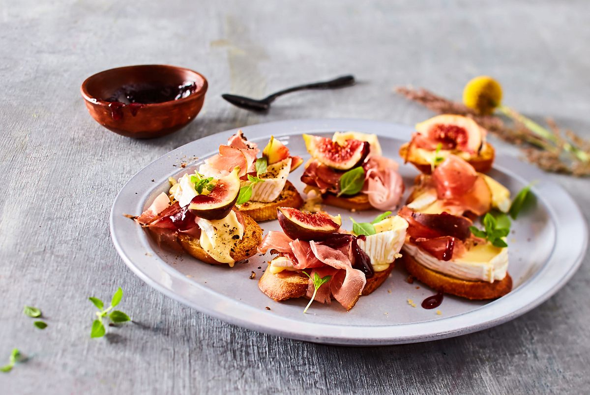 Brie-Feigen-Crostini „Kleine Glücksbringer“ Rezept