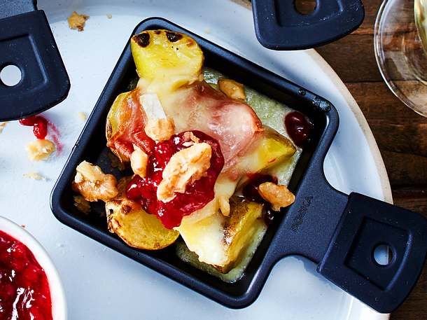 Brie-Kartoffel-Raclettepfännchen Rezept Brie-Kartoffel-Raclettepfännchen Rezept