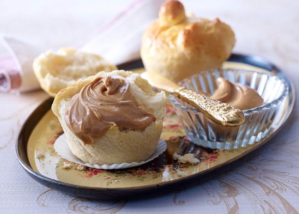 Brioche mit Karamell-Creme Rezept