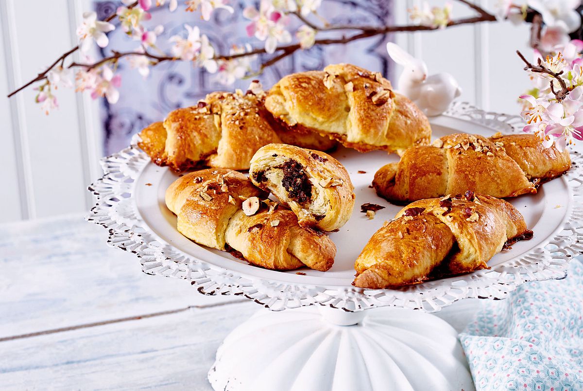 Briochehörnchen mit Schoko-Karamell-Füllung Rezept