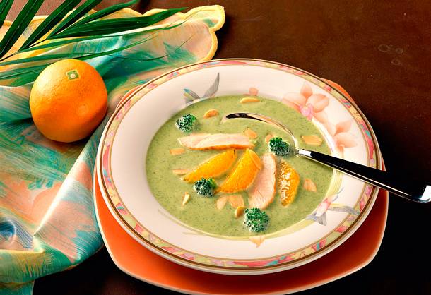 Broccoli-Cremesuppe mit Orangenfilets Rezept Broccoli-Cremesuppe mit Orangenfilets Rezept