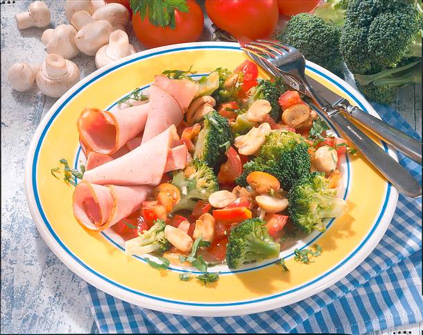 Broccoli-Gemüse mit Kasseler Rezept Broccoli-Gemüse mit Kasseler Rezept
