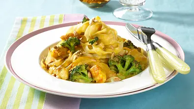 Broccoli-Hähnchen-Ragout in Currysoße Rezept - Foto: LECKER @ Bauer Media Group