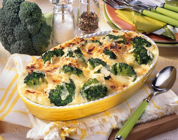 Broccoli mit Käse-Mandel-Kruste Rezept