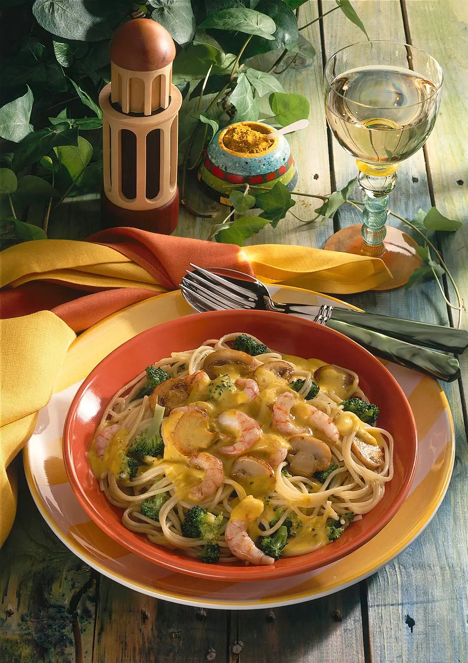 Broccoli-Spaghetti mit Curry-Sahne-Soße Rezept Broccoli-Spaghetti mit Curry-Sahne-Soße Rezept