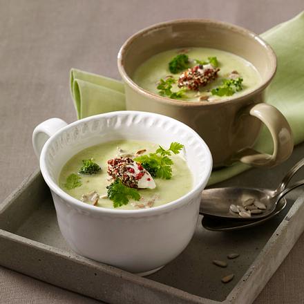 Broccolicremesuppe mit Pfefferfrischkäse Rezept