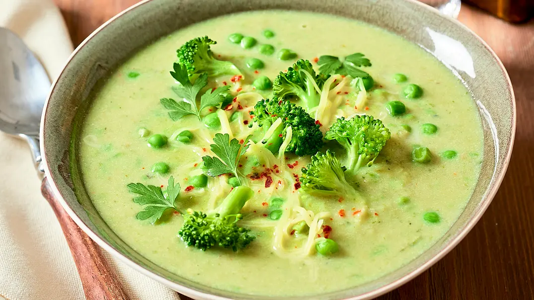 Brokkoli-Cheddar-Suppe für Eilige Rezept - Foto: LECKER @ Bauer Media Group Brokkoli-Cheddar-Suppe für Eilige Rezept - Foto: LECKER @ Bauer Media Group