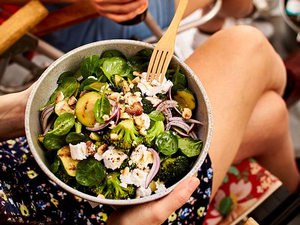 Brokkoli-Salat mit Chashewcrunch Rezept