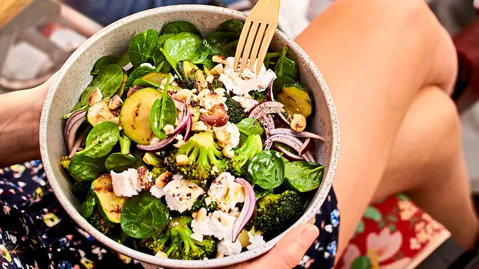 Brokkoli-Salat „Alles im grünen Bereich“ Rezept - Foto: LECKER @ Bauer Media Group