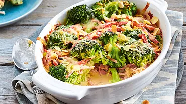 Brokkoli-Schinken-Auflauf Rezept - Foto: LECKER @ Bauer Media Group Brokkoli-Schinken-Auflauf Rezept - Foto: LECKER @ Bauer Media Group