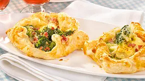Brokkoli-Schinken-Päckchen - Foto: LECKER @ Bauer Media Group Brokkoli-Schinken-Päckchen - Foto: LECKER @ Bauer Media Group