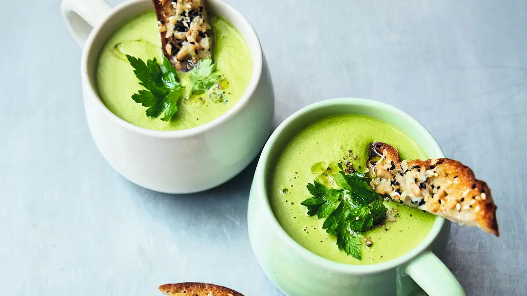 Brokkolisuppe und Käse-Crostini - Foto: © David Loftus, 2025 Brokkolisuppe und Käse-Crostini - Foto: © David Loftus, 2025